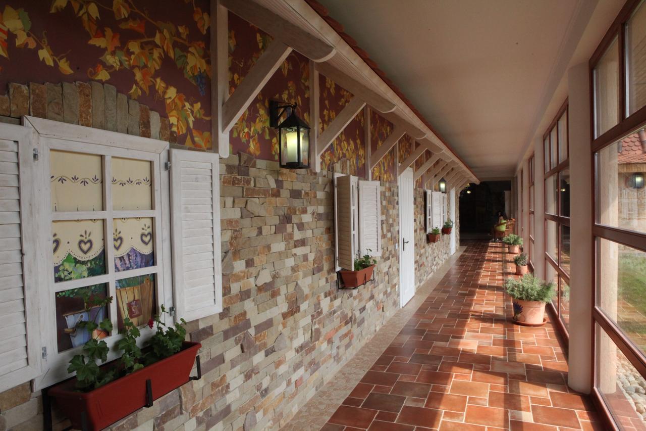 Publo Spa Hotel Vyshkove Esterno foto