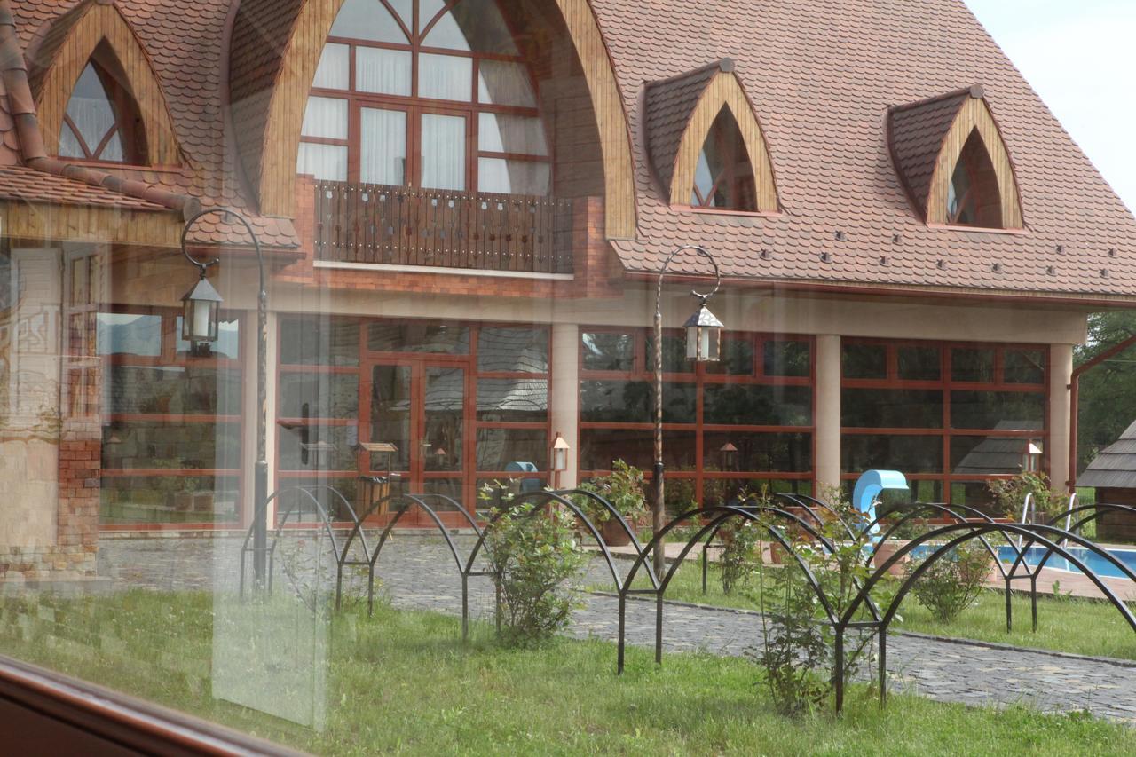 Publo Spa Hotel Vyshkove Esterno foto